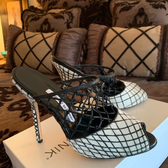 Authentic Manolo Blahnik shoes heels fishnet $995 - Picture 4 of 9